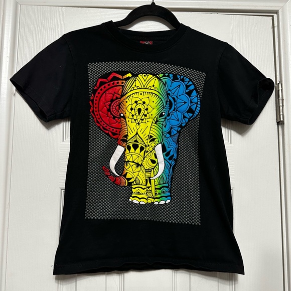 Neón Elephant Graphic Tee - Picture 2 of 7